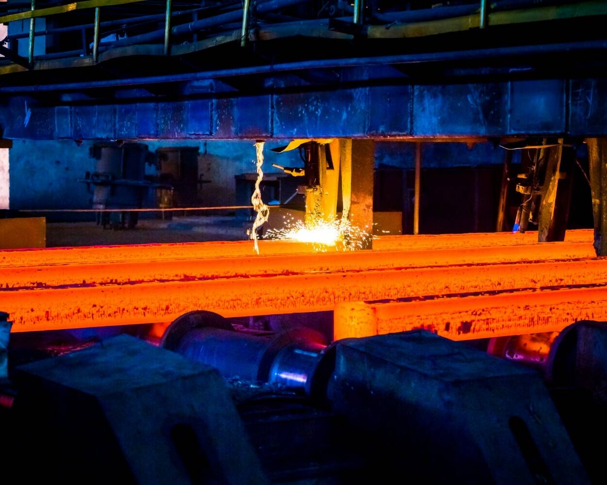 Marquage laser industriel pour la traçabilité des produits métalliques et pièces en acier en environnement de production.